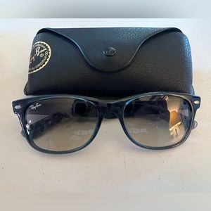 Ray-Ban New Wayfarer Sunglasses (RB2132)